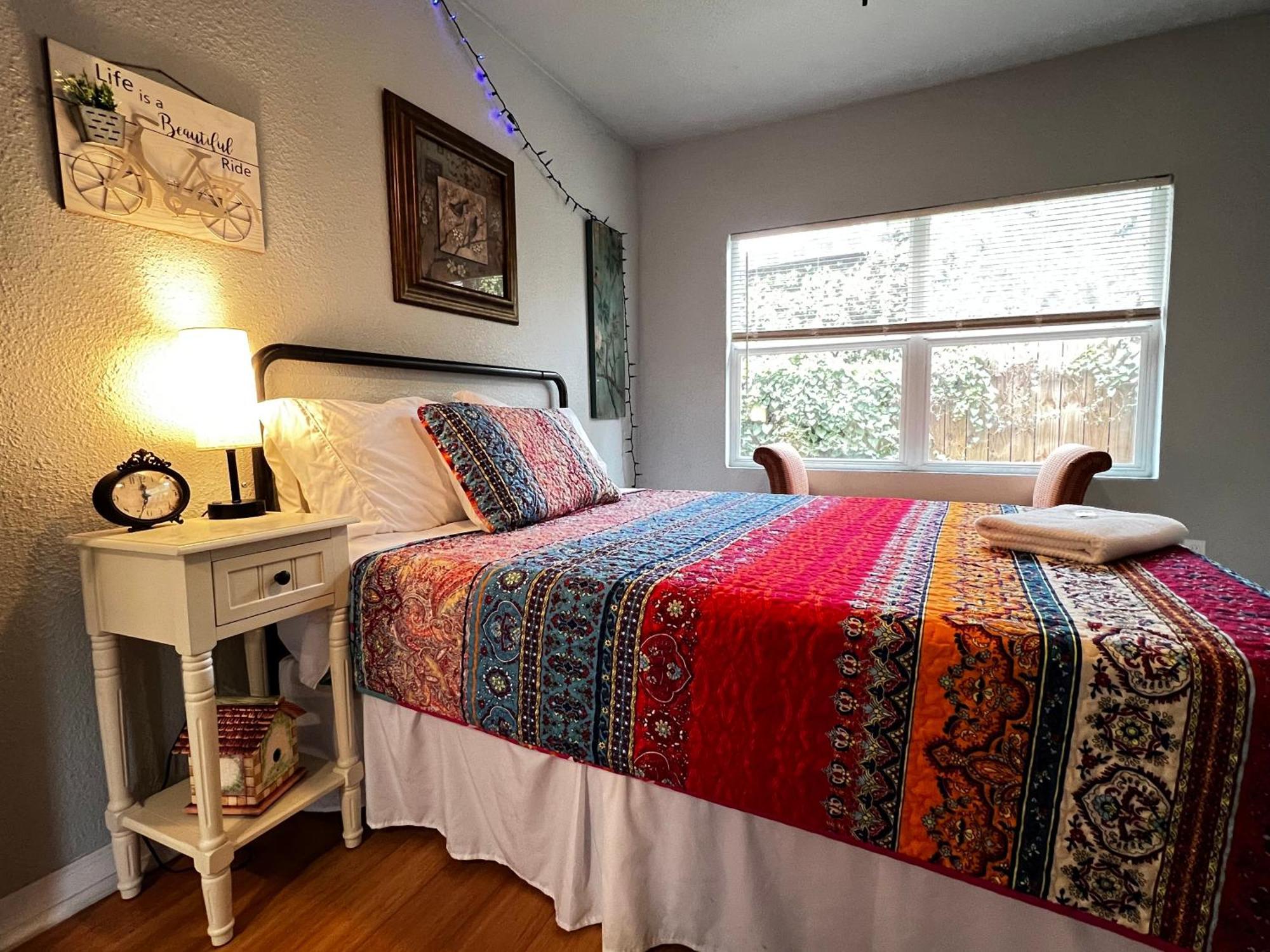 Boho Bliss- Cozy Private Room 2 Miles From Alamodome! San Antonio Dış mekan fotoğraf
